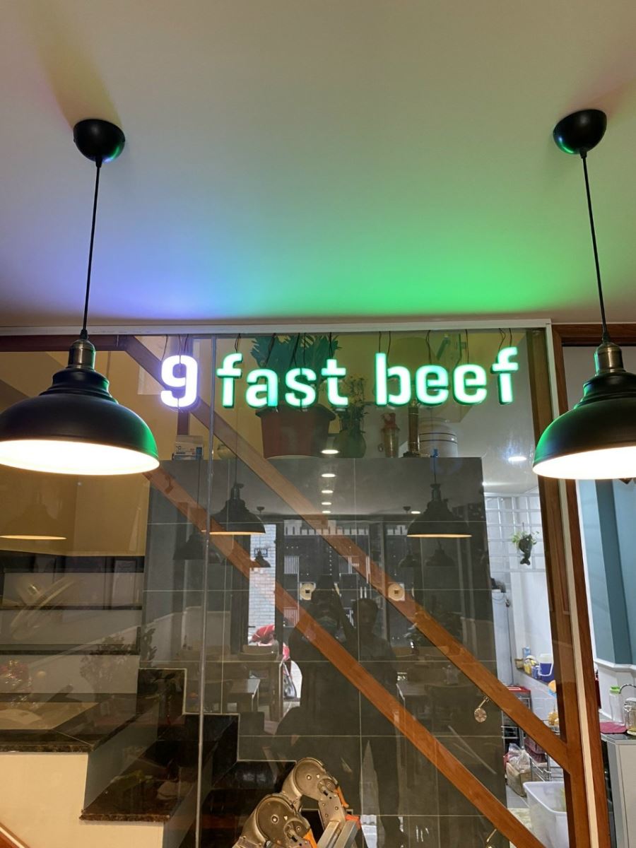 Chữ hộp đèn Mica Fast Beef
