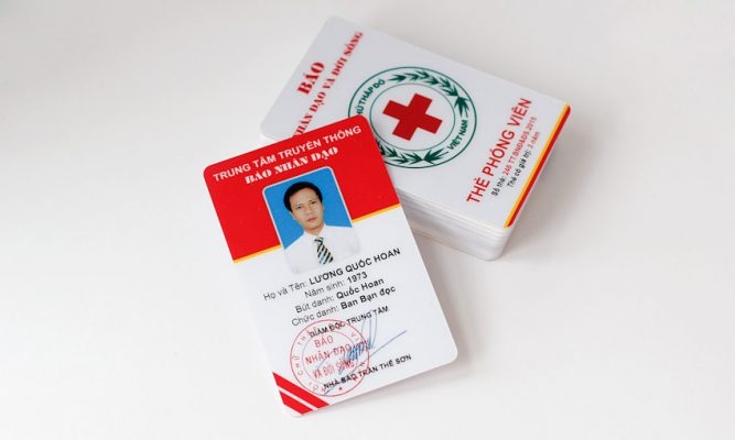 IN THẺ NHỰA NHÂN VIÊN