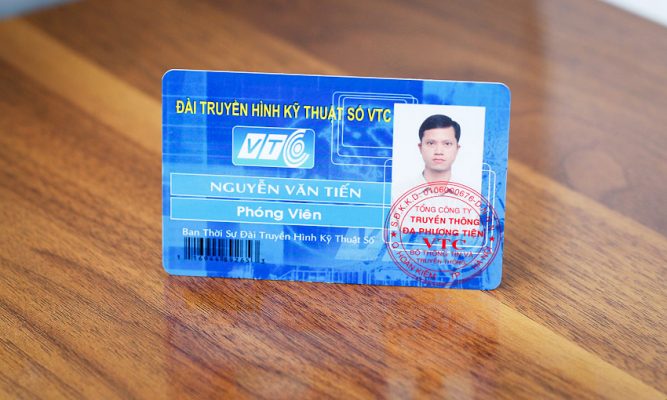 IN THẺ NHỰA NHÂN VIÊN