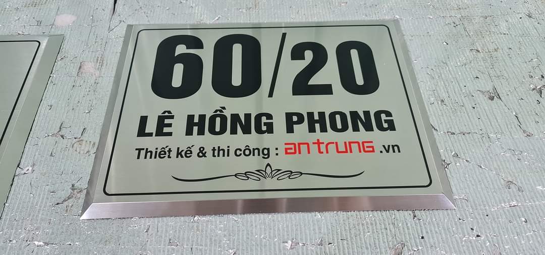 Bảng số nhà inox màu trắng xước