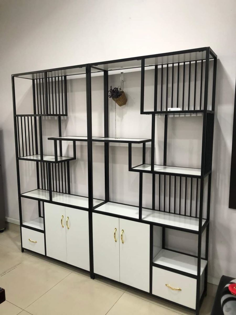 mẫu kệ Sắt Mỹ Phẩm