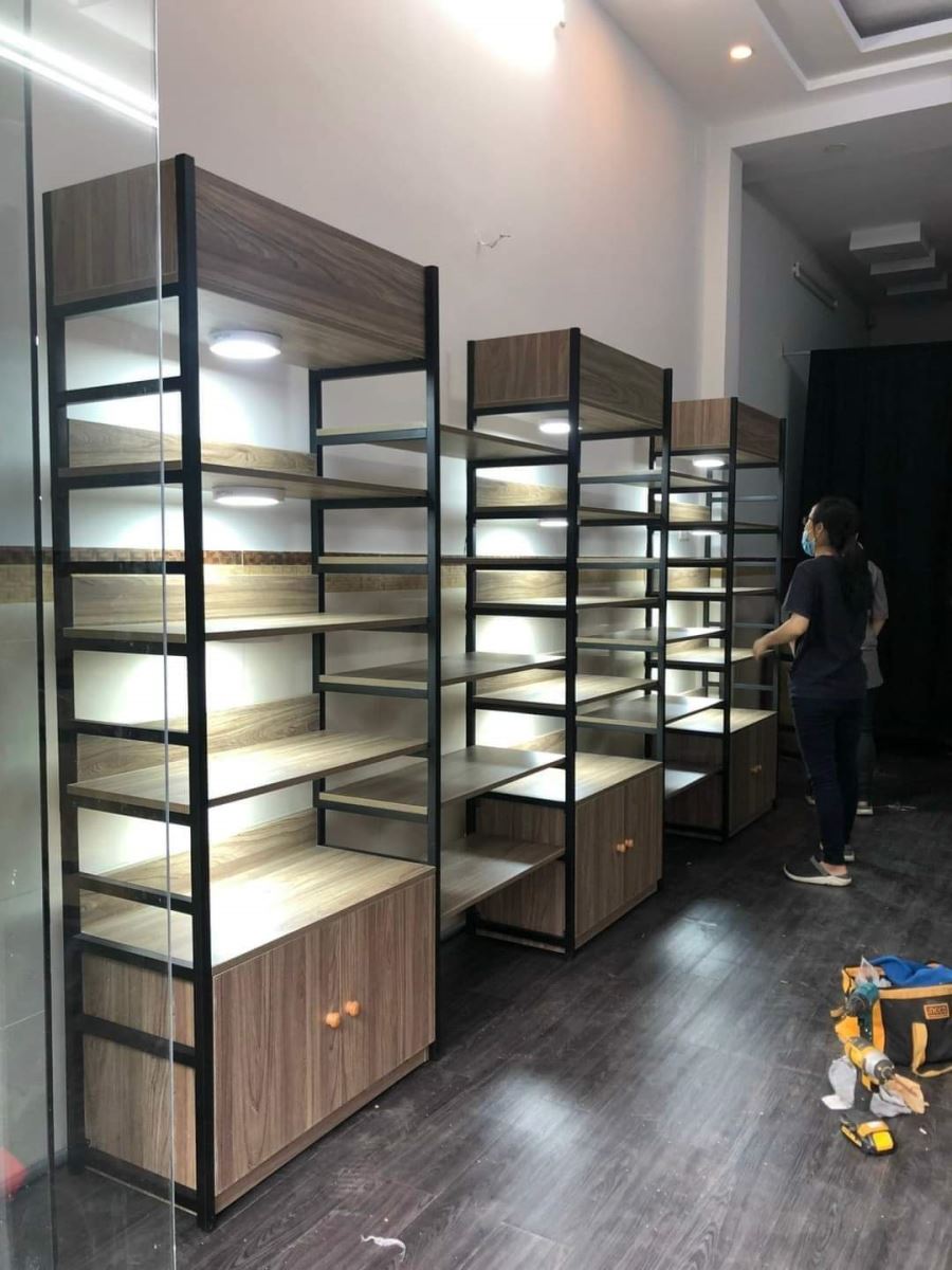 mẫu kệ Sắt Mỹ Phẩm