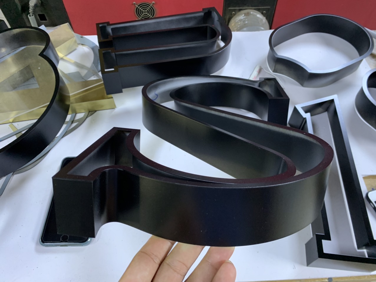 Chữ Inox Sơn đen mờ