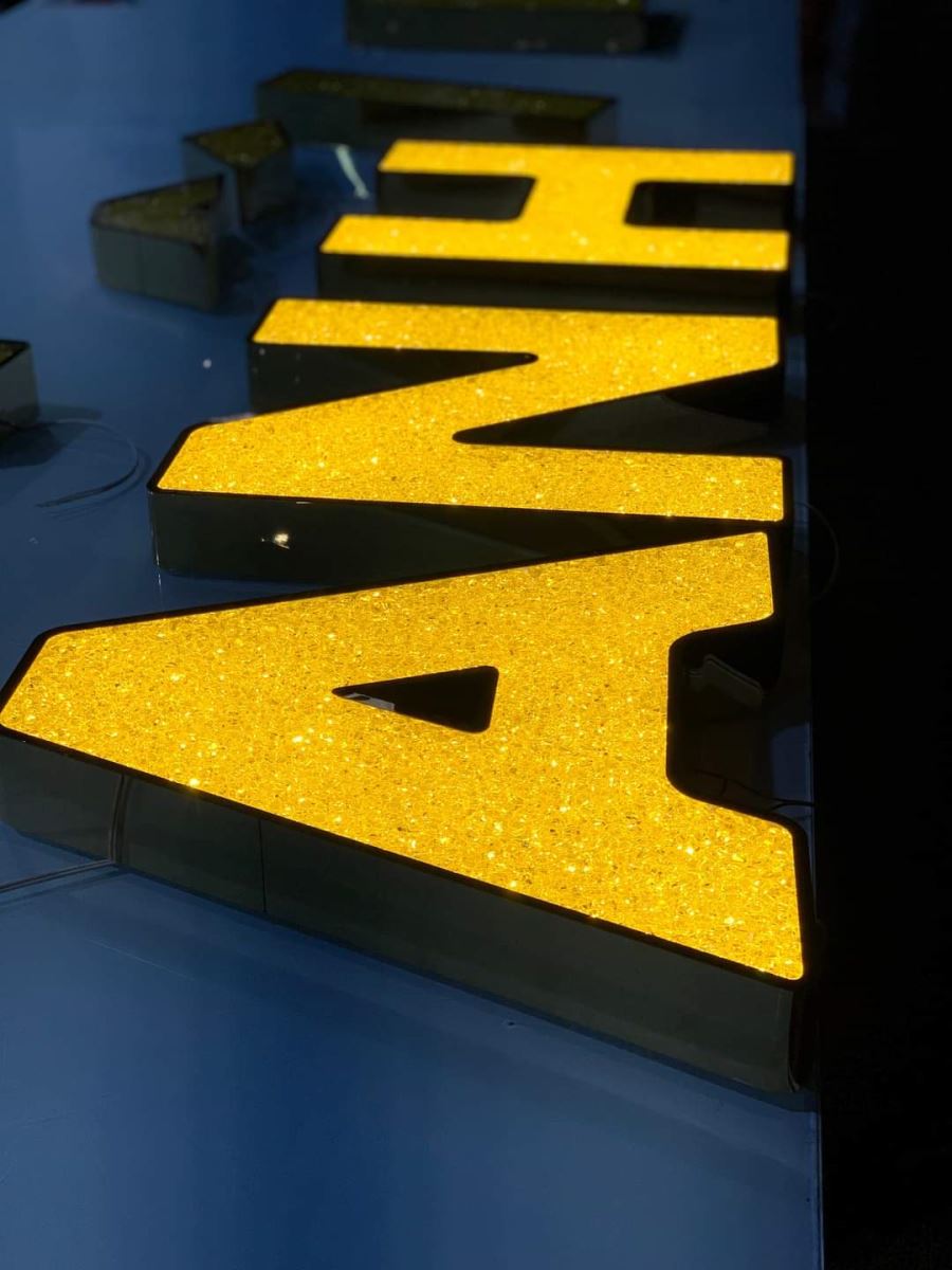 Mẫu Chữ inox đính đá víp