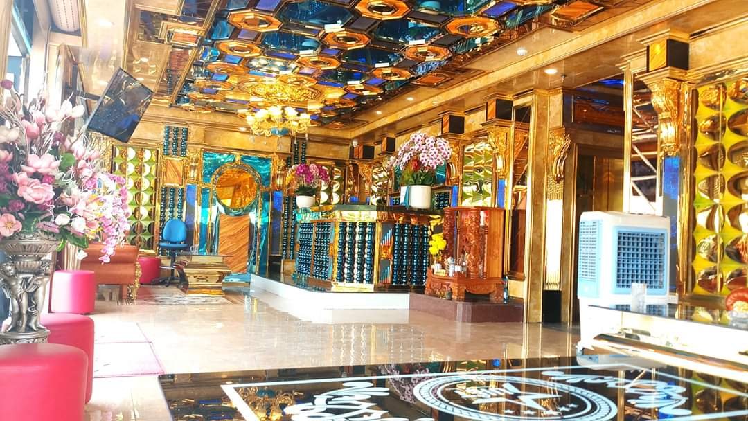 Sảnh karaoke Hoàng Gia