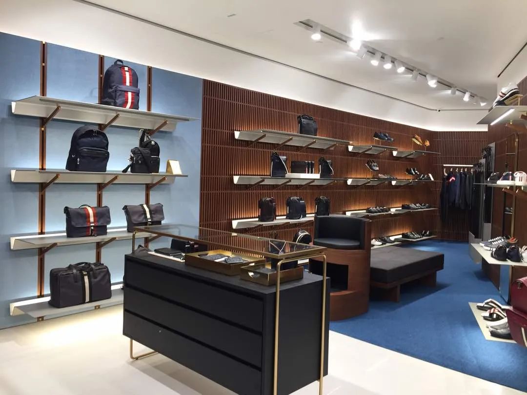Showroom Thời Trang BALLY